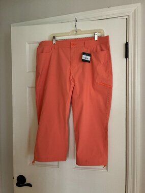 NWT - Woman's Eddie Bauer Rainier Capri's Size 14